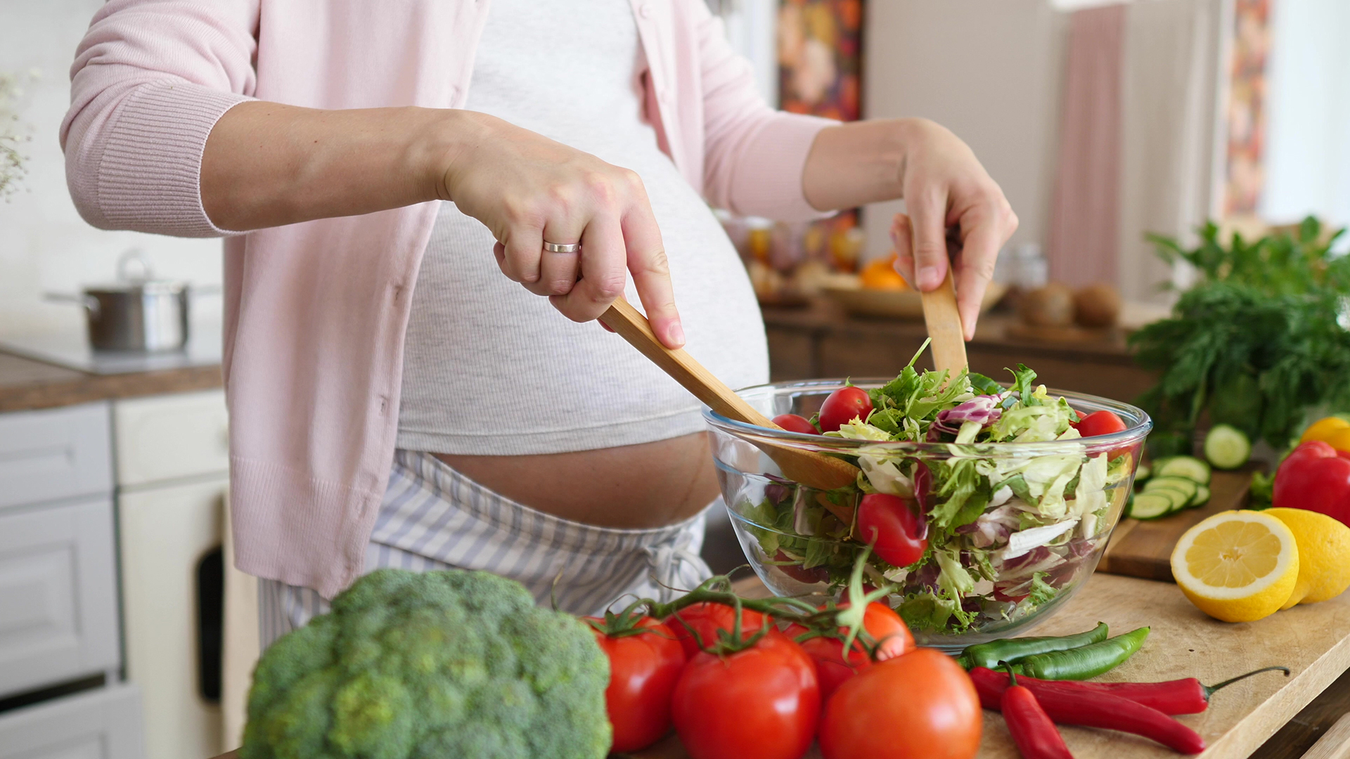 Mẹ tăng cân, con thiếu chất vì những lầm tưởng - Ăn gì để vào con không vào  mẹ? | Anmum Vietnam